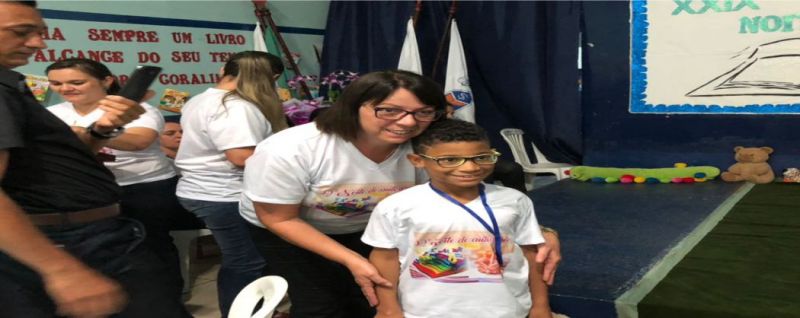 Escola Lúcio dos Santos realiza XXIX Noite de Autógrafos. 